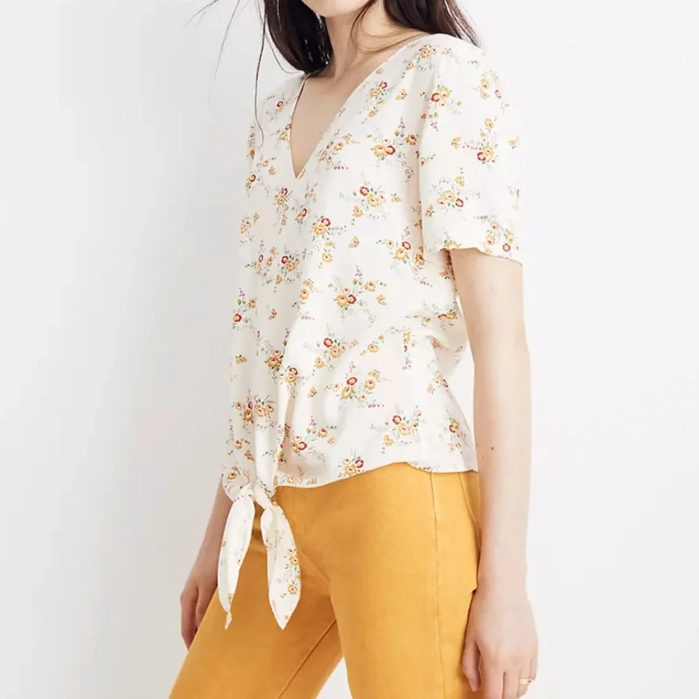 ☀️Madewell windowpane floral tie front v neck top xs